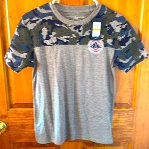 Boys M (12-14) Tommy Hilfiger tshirt. NWT